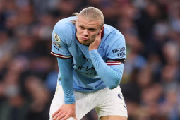 Haaland chấn thương: Fan Arsenal tố bịp bợp như Rashford, lo Pep giở trò