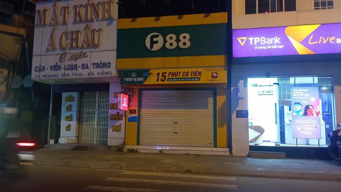 Trong đêm, công an kiểm tra các điểm kinh doanh của F88 tại Đà Nẵng - 1