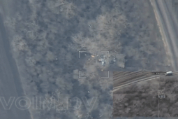 Video: Đang ẩn trong rừng, xe tăng T-72M1 Ukraine bị UAV Lancet của Nga tấn công, phát nổ