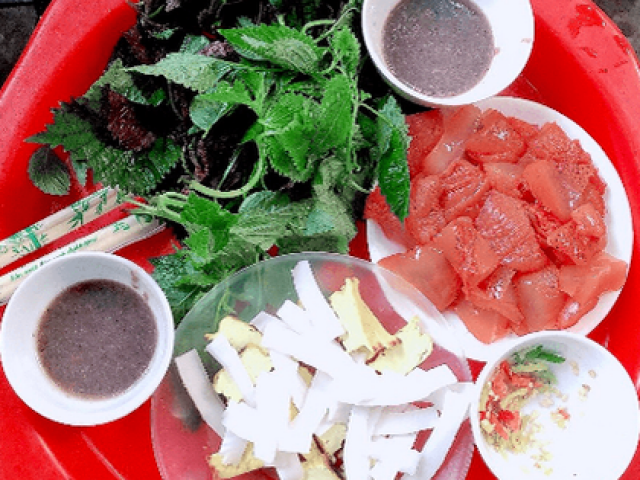Sứa đỏ cuốn - món ăn đường phố rất ngon và độc đáo ở Hà Nội