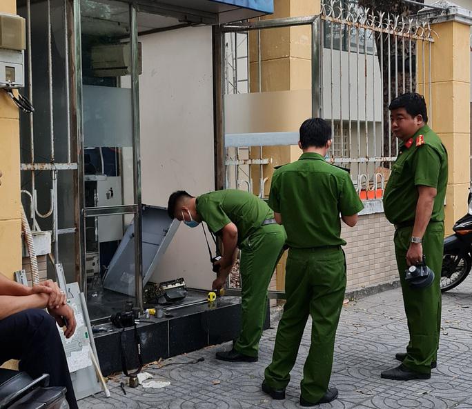Đã bắt được nghi phạm đập trụ ATM, trộm két tiền tại Đà Nẵng - 1
