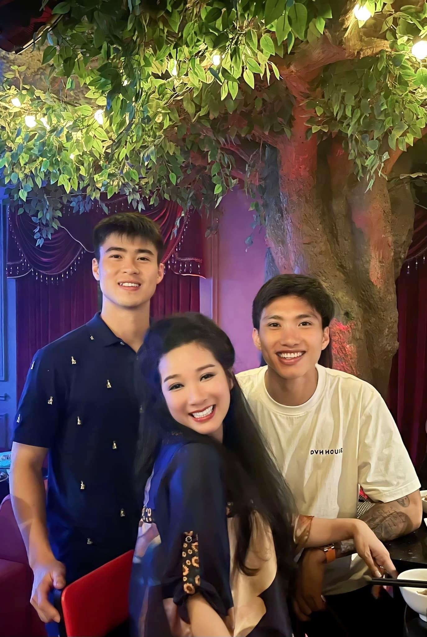 Thanh Thanh Hiền gặp Đoàn Văn Hậu, nói câu gì mà nhận được nhiều lời khen - 1