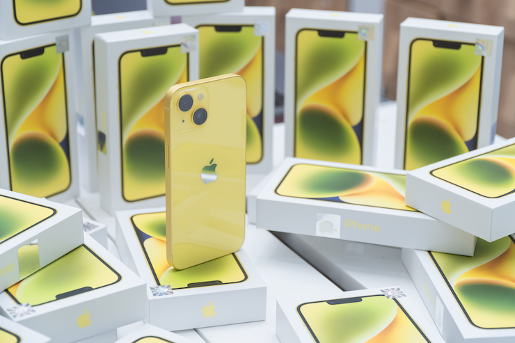 Bảng giá iPhone 14 và iPhone 14 Plus màu vàng: Giảm &#34;sốc&#34; tới 9 triệu đồng - 1