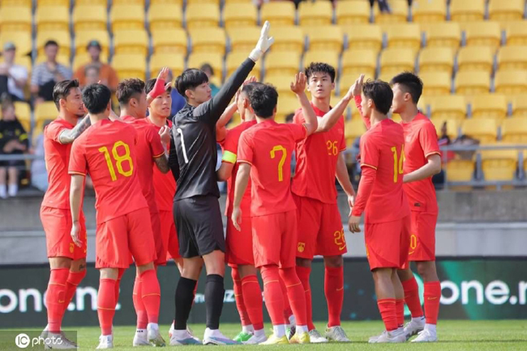 ĐT Trung Quốc bết bát vẫn mơ dự World Cup 2026: CĐV chê &#34;viển vông&#34; - 1