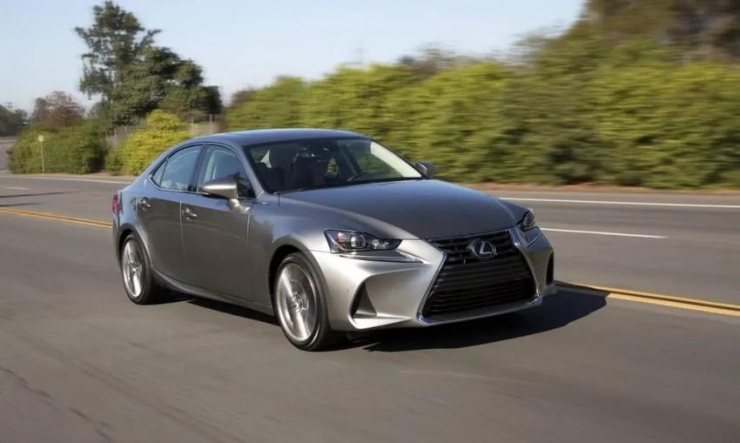 Những mẫu xe Lexus đã qua sử dụng nhưng vẫn rất đáng sở hữu - 4