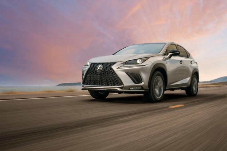 Những mẫu xe Lexus đã qua sử dụng nhưng vẫn rất đáng sở hữu - 7