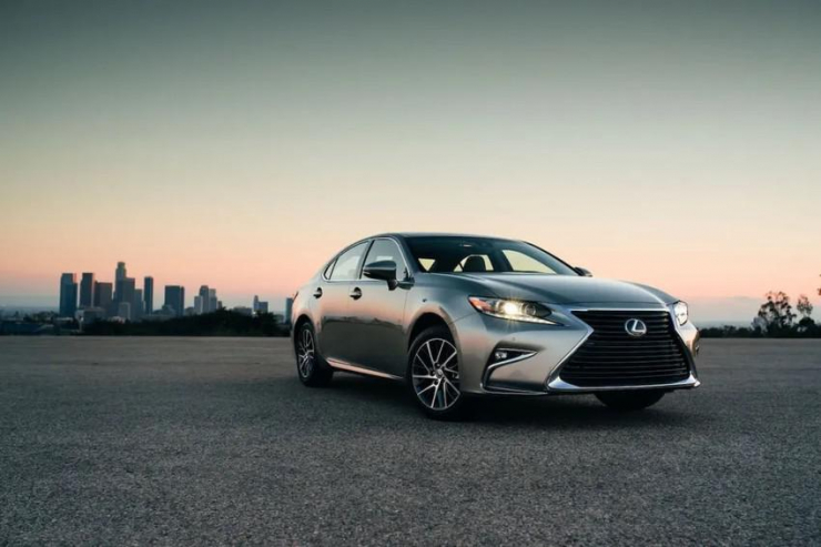 Những mẫu xe Lexus đã qua sử dụng nhưng vẫn rất đáng sở hữu - 6