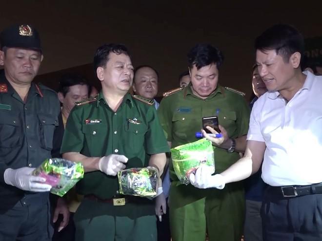 Lật mặt gã cảnh sát nước ngoài biến chất móc nối làm ăn ở Việt Nam - 1