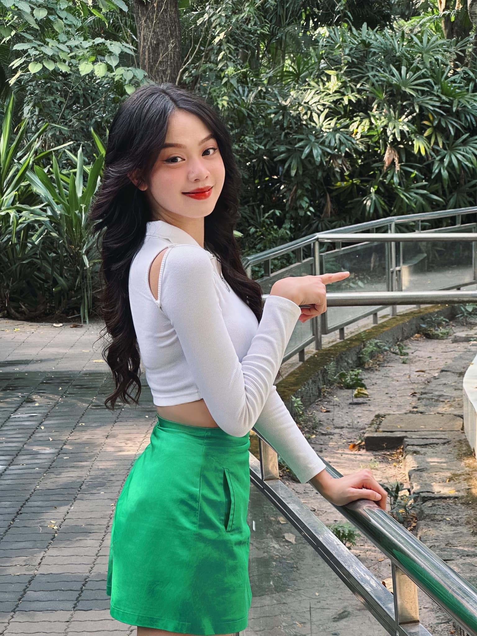 Hoa hậu Việt Nam 2022 mới đăng quang đã thừa nhận sửa ngực, nhan sắc gây bất ngờ - 17