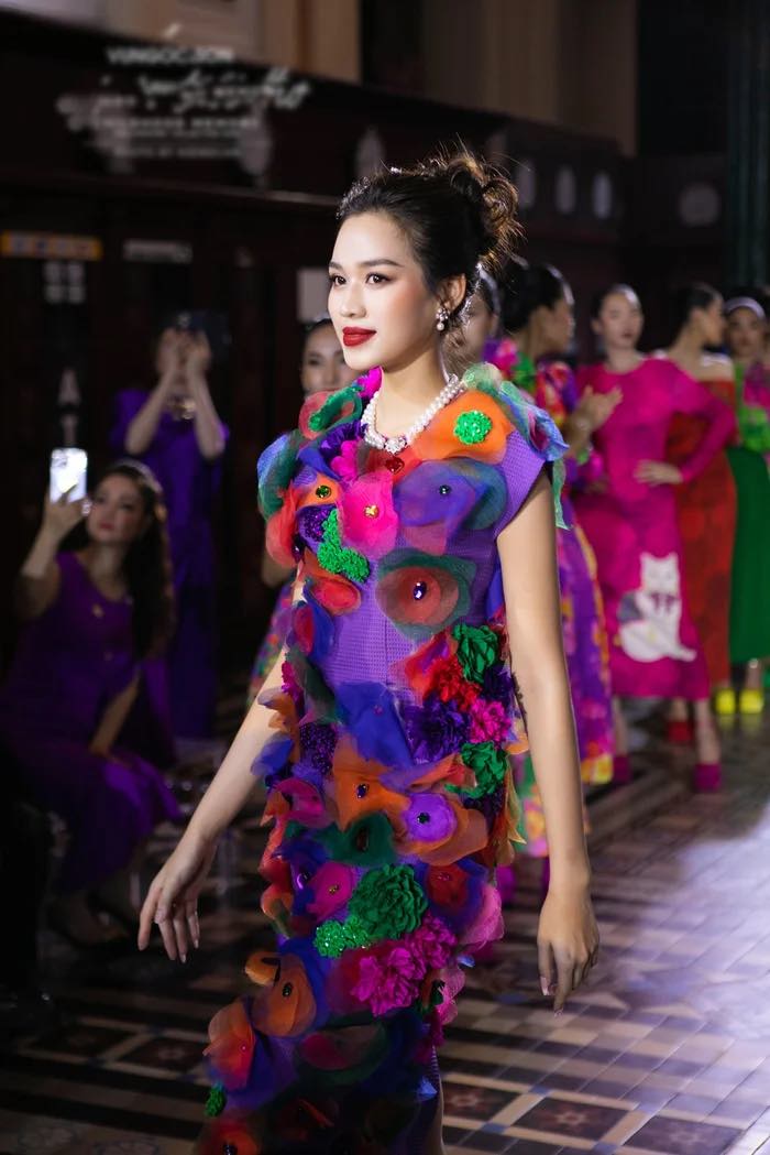 Lần đầu diễn vị trí vedette, cô gái Thanh Hoá đẹp &#34;ngàn năm có 1&#34; suýt thì &#34;vồ ếch&#34; - 4