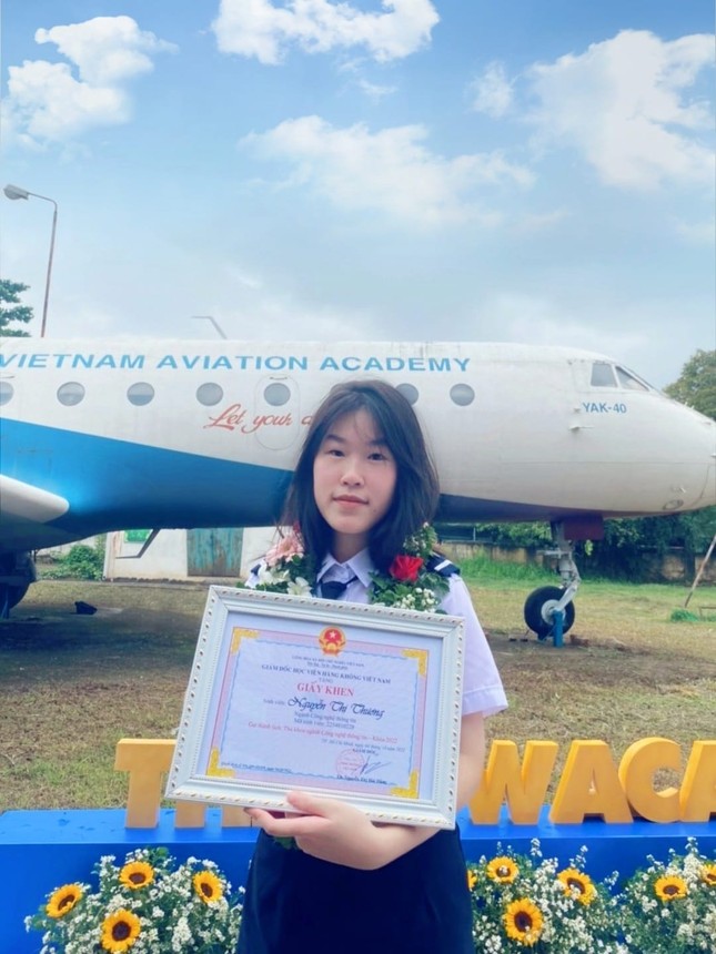Nữ Thủ khoa Học viện Hàng không Việt Nam: Vượt lên số phận để tỏa sáng - 1