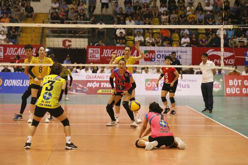 Nước mắt rơi ở Cúp Bóng chuyền Hùng Vương - 1