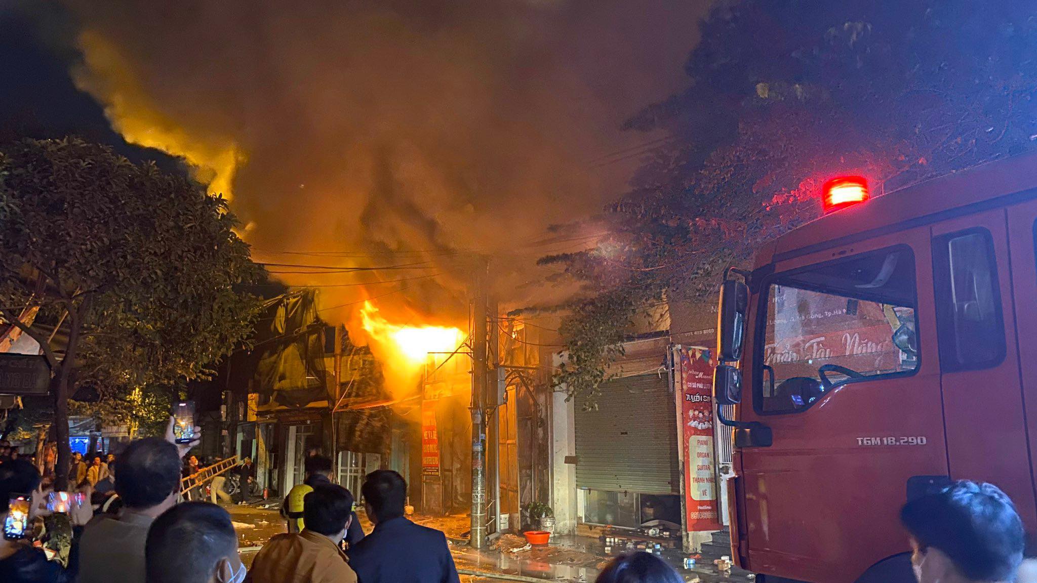 HN: Vợ tử vong trong ngôi nhà bị cháy, chồng thoát nạn - 1