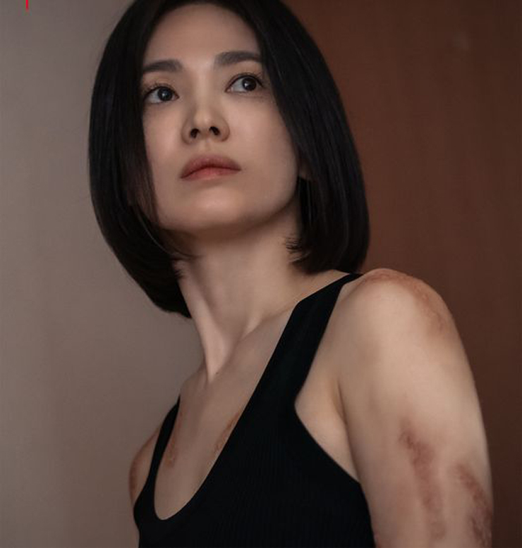 Vén màn cảnh bán khỏa thân của Song Hye Kyo cùng bí mật về &#34;tình tin đồn&#34; - 1