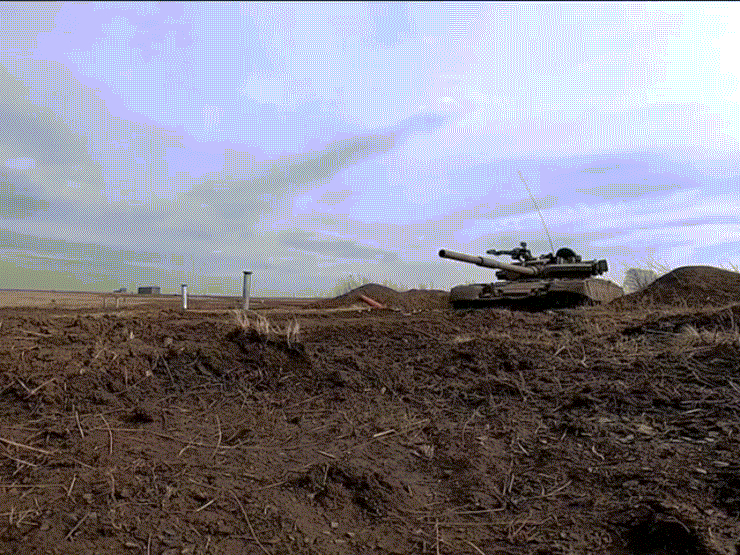 VIDEO: Uy lực tăng chiến T-80 và T-72