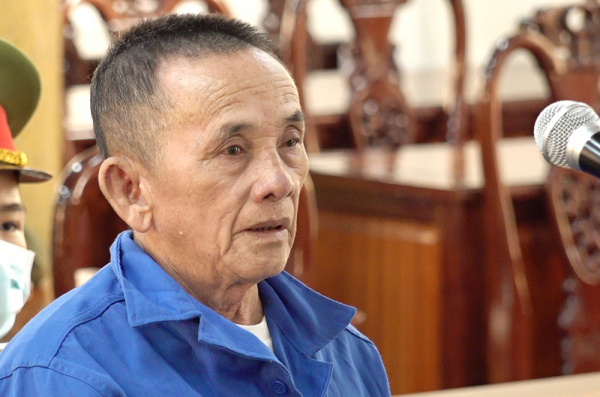 &#34;Dê cụ&#34; lãnh án 13 năm tù vì hiếp dâm bé gái 4 tuổi - 1