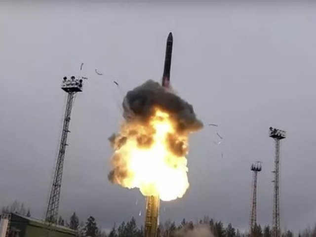 Chuyên gia tình báo Mỹ: Chỉ Nga có tên lửa siêu thanh chiến lược