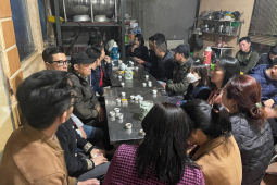 Vụ ô tô con tông bảo vệ tử vong: Cư dân chung cư quyên góp ủng hộ gia đình nạn nhân