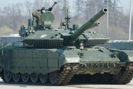 Quân đội Nga nhận hàng trăm xe tăng hiện đại 