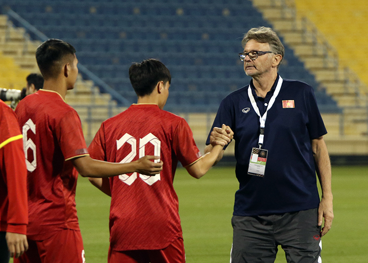 HLV Troussier: U23 Việt Nam vẫn đang đi đúng hướng dù toàn thua ở Doha Cup - 1