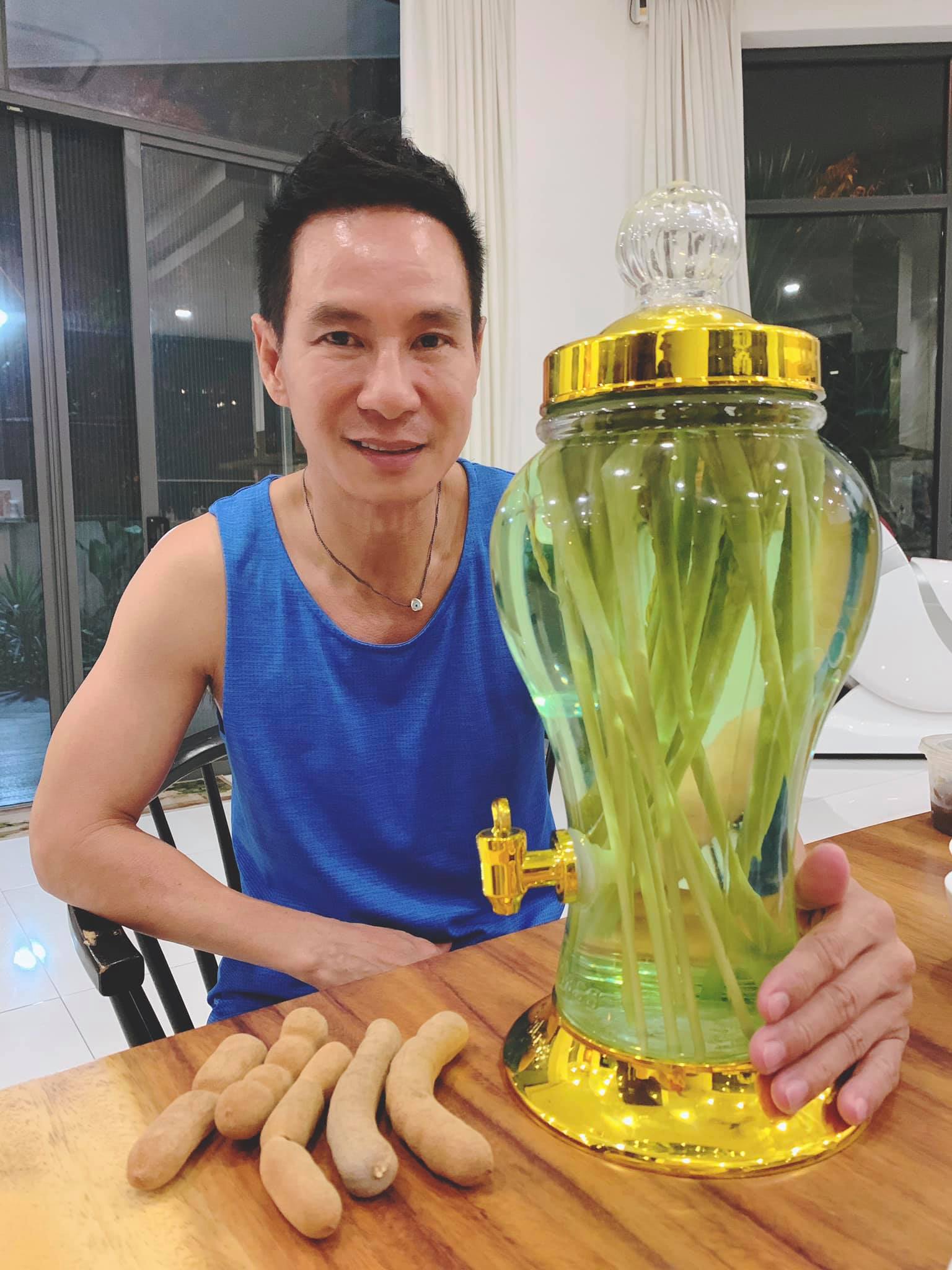 Chàng trai nghèo quê Tiền Giang kiếm hơn 500 tỷ, mỗi ngày vẫn đi xe ôm, ăn cơm bụi - 5