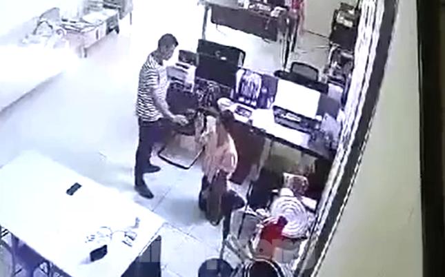 Camera ghi lại cảnh nữ kế toán bị tấn công, sát hại - 1