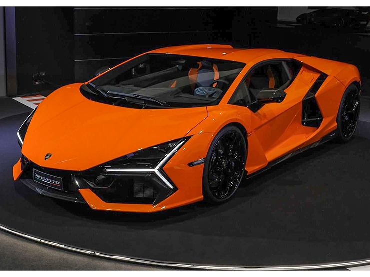 Siêu xe Lamborghini Revuelto ra mắt toàn cầu, sử dụng động cơ lai mạnh nhất  lịch sử