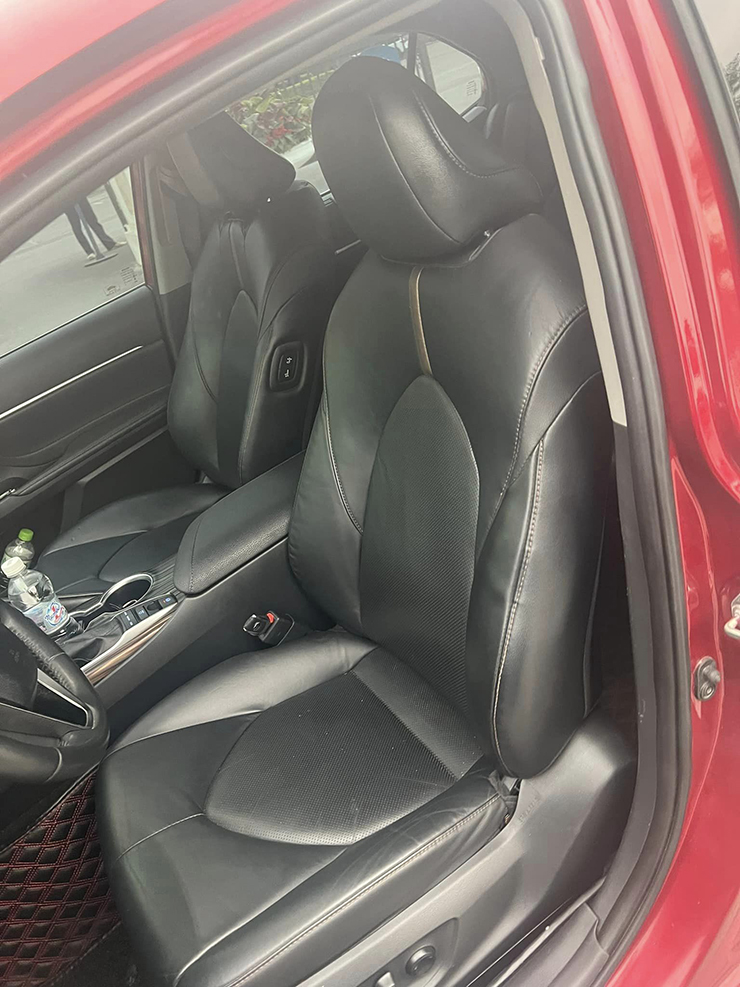 Chủ nhân Toyota Camry 2.5Q rao bán xe chỉ 750 triệu đồng vì lý do này - 10
