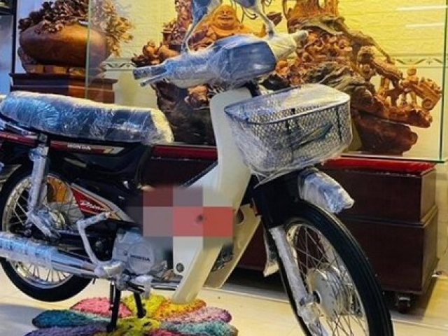 Xe máy ”huyền thoại” từng khiến dân Việt mê mẩn: Choáng với chiếc Dream Thái đắp chiếu 20 năm vẫn được đại gia trả cả tỷ đồng để sở hữu
