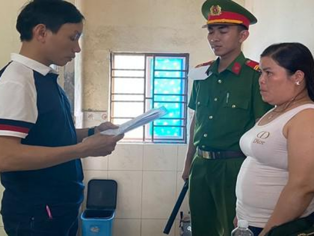 Bất ngờ lý do 2 phụ nữ đập cửa kính, đột nhập nhà dân trộm 3 cây vàng