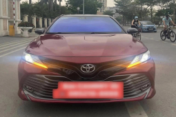 Chủ nhân Toyota Camry 2.5Q rao bán xe chỉ 750 triệu đồng vì lý do này