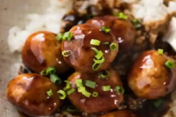Học người Nhật cách làm món thịt gà viên, ăn đưa cơm vô cùng