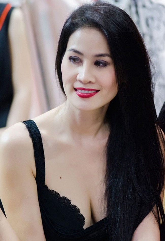 1498240631-149814708010074-than-thuy-ha-1.jpg