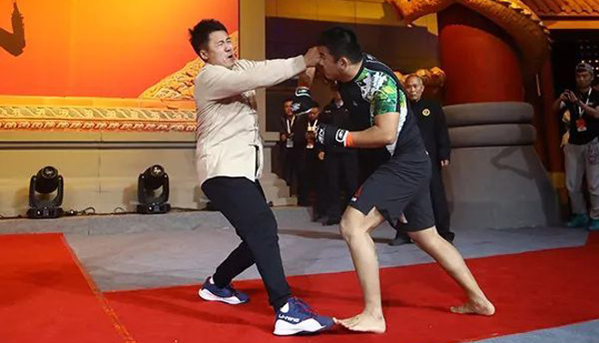 Chấn động võ Trung Quốc: Đệ tử Diệp Vấn đấm Từ Hiểu Đông nội thương nặng? - 1