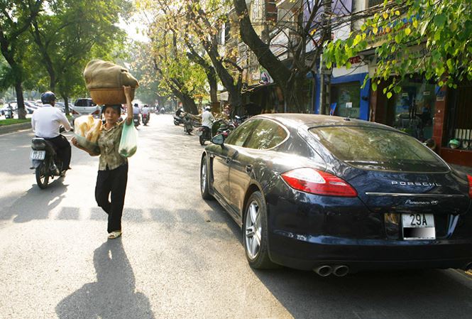 Lo lớp trung lưu làm giàu từ bất động sản, chứng khoán, tiền ảo - 1