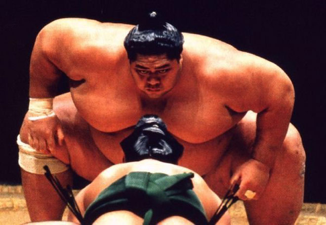 Mỹ nhân "dâng hiến" VĐV béo 287kg: Hắt hủi người mẫu, "trói tim" nữ y tá - 1