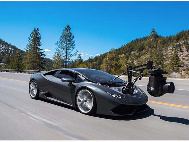 Lamborghini ”Huracam” - Chiếc xe quay phim nhanh nhất thế giới
