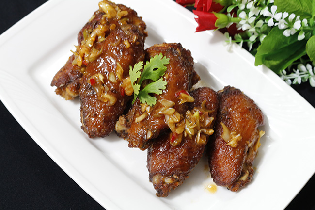 Chua chua cay cay cánh gà đẫm sốt, nhìn đã thấy thèm - 1