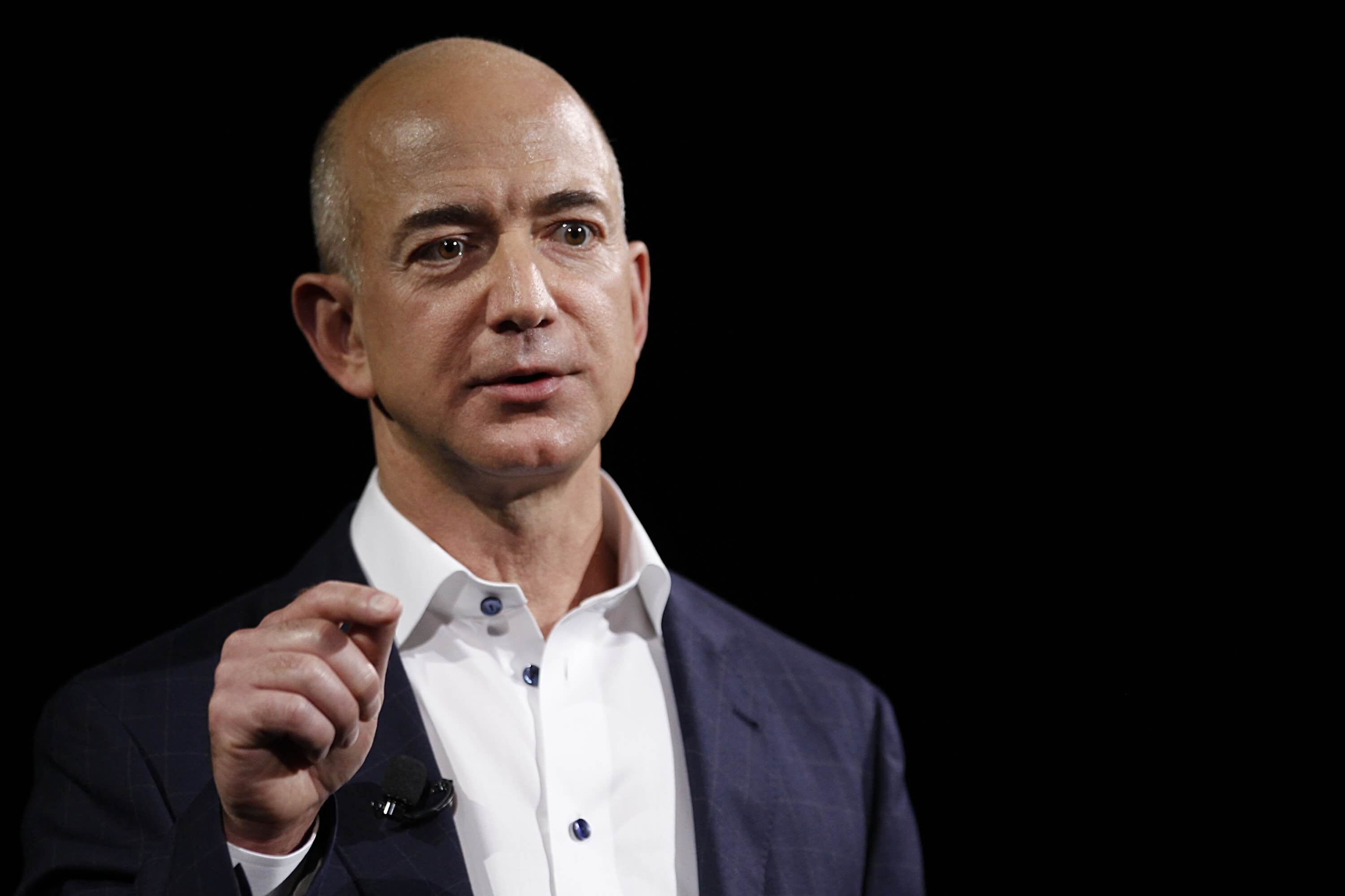 Lí do đặc biệt khiến Jeff Bezos thích những đánh giá tiêu cực từ khách hàng Amazon - 1
