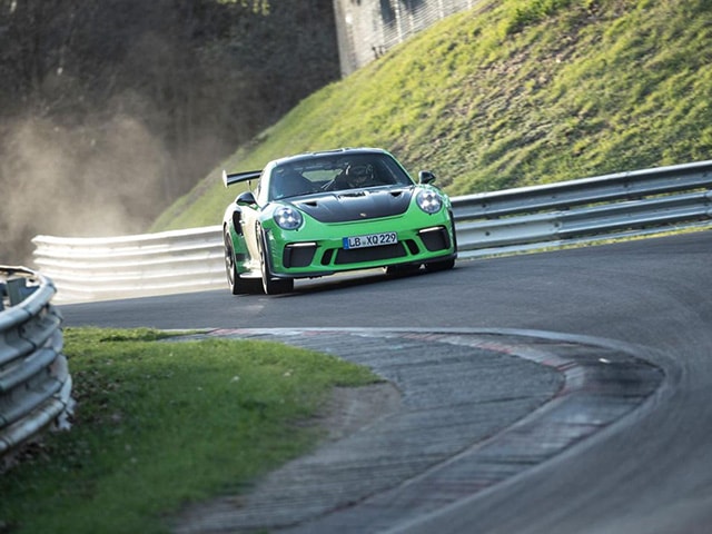 Porsche 911 GT3 RS 2018: Chỉ mất 6 phút 56,4 giây để hoàn thành 1 vòng tại ''Địa ngục xanh''