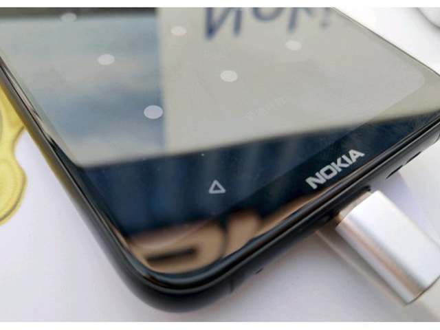 Tận mắt Nokia X "bằng da bằng thịt" trong video mới, chả kém iPhone X
