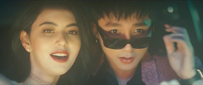 "Người yêu" Sơn Tùng M-TP đẹp không góc chết trong MV đạt kỉ lục VPOP - 1