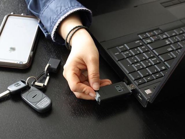 IBM cấm nhân viên trao đổi dữ liệu bằng USB hay thẻ nhớ