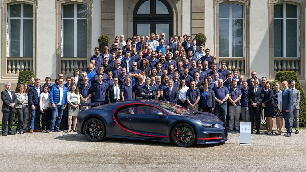 Siêu xe đắt giá - Bugatti Chiron thứ 100 xuất xưởng - 1