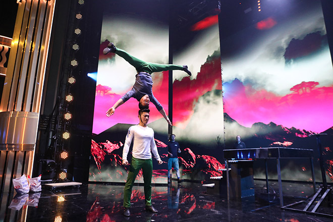 Quốc Cơ, Quốc Nghiệp thực hiện "cú nhảy tử thần", vào top 4 chung kết Britain’s Got Talent - 1