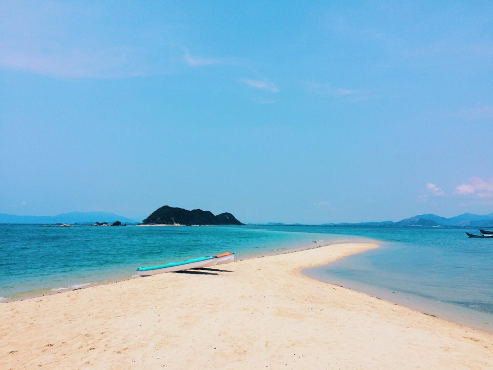 Hè đến Khánh Hòa trải nghiệm con đường xuyên biển đẹp nhất Việt Nam - 1