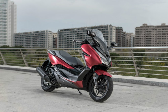 2018 Honda Forza 125: Xe tay ga đặc trưng cho phái mạnh - 1