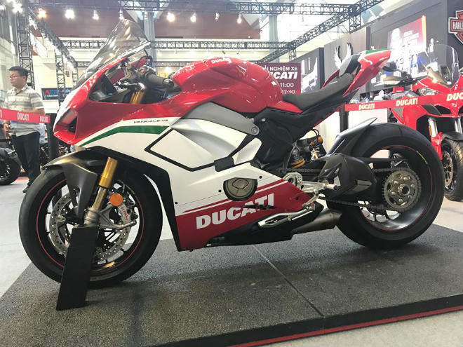 Tận mắt siêu môtô đắt đỏ nhất Vietnam AutoExpo 2018 - 1