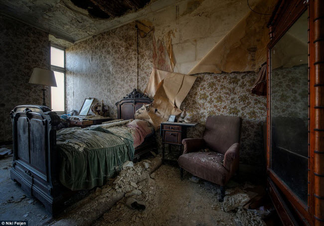 Nhiếp ảnh gia Niki Feijen dự định xuất bản một cuốn sách ảnh mới vào tháng 9 tới, ghi lại vẻ đẹp ẩn chứa bên trong những tòa nhà bỏ hoang.