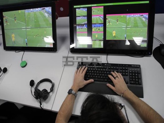 Thủ thuật Facebook: Cách thay ảnh đại diện đón World Cup 2018 var ho tro trong tai 1528878861 856 width640height480 Thủ thuật Facebook: Cách thay ảnh đại diện đón World Cup 2018